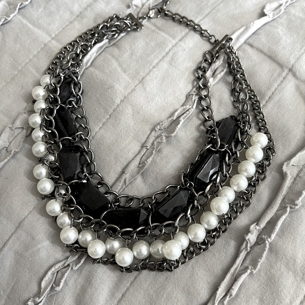 Heavy silver / Pearl necklace